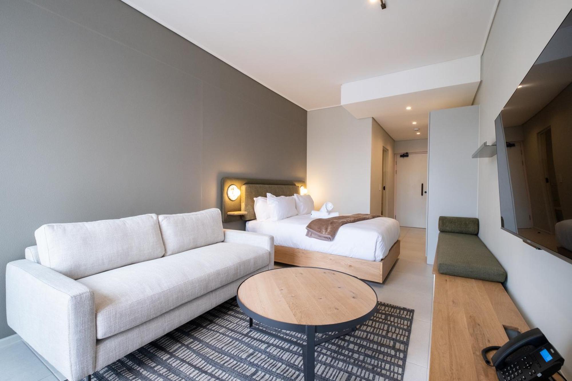 Apartment The Rose 704: Floor Modern *