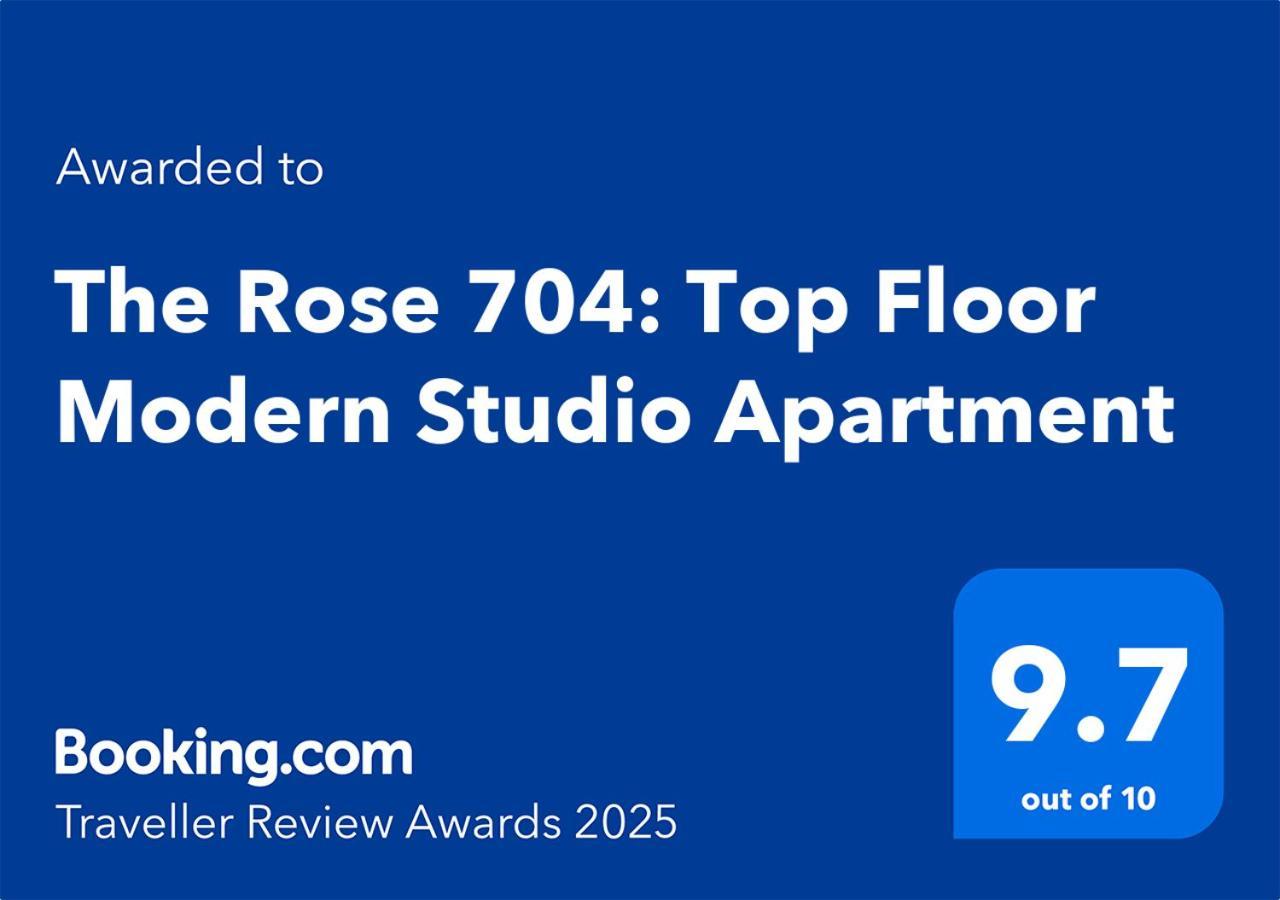 Apartment The Rose 704: Floor Modern *